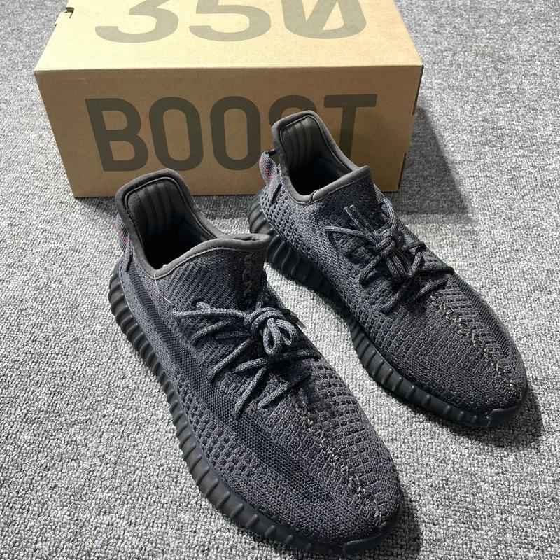 Yeezy Style Sneakers (BLK)
